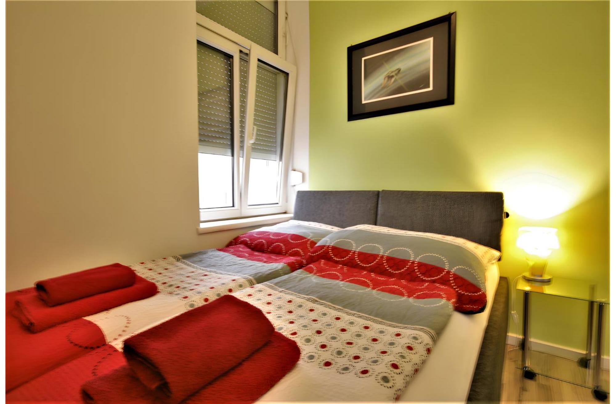 Modern Flat With 2 Rooms, Close To Schoenbrunn ウィーン エクステリア 写真