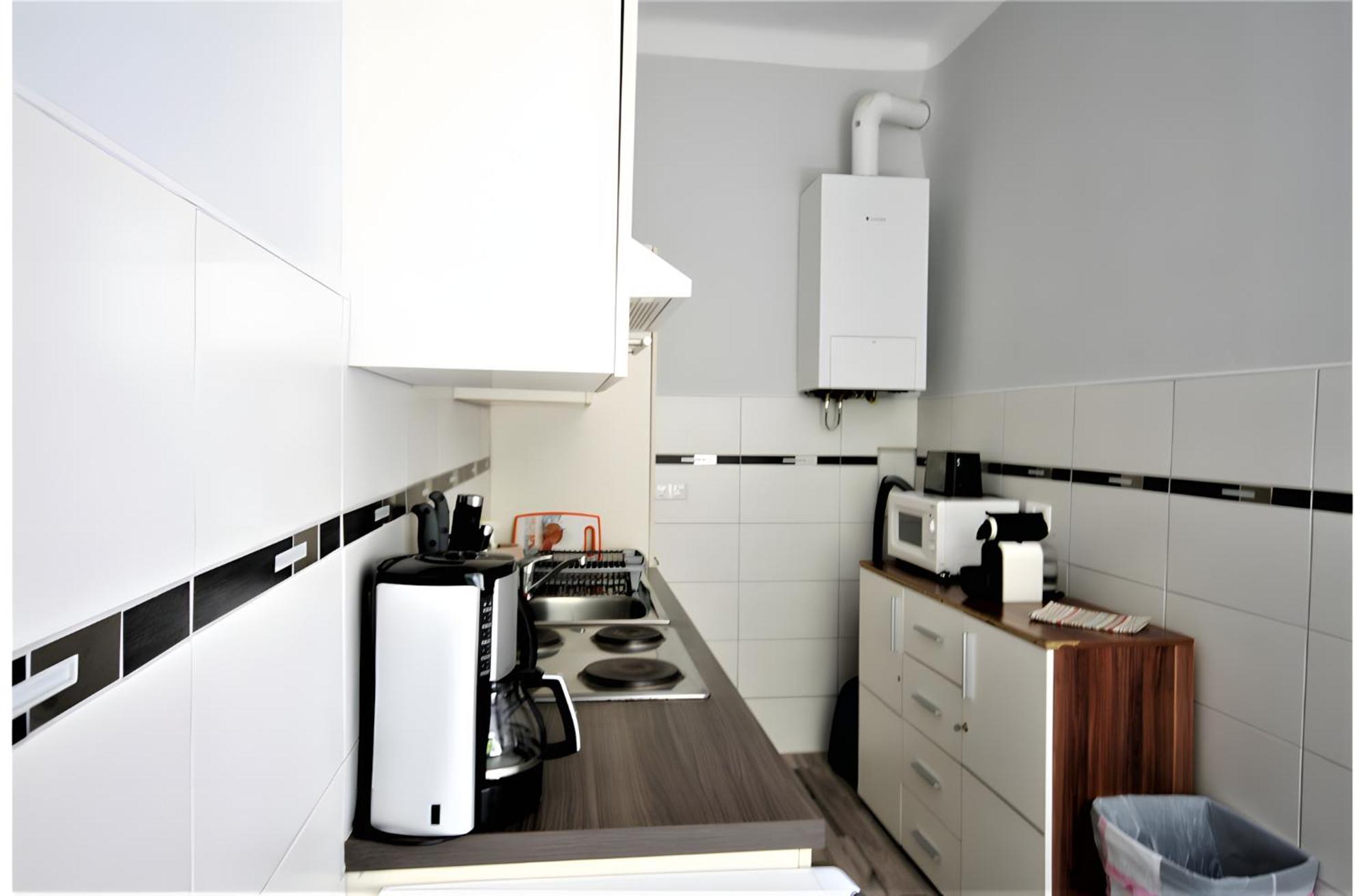 Modern Flat With 2 Rooms, Close To Schoenbrunn ウィーン エクステリア 写真